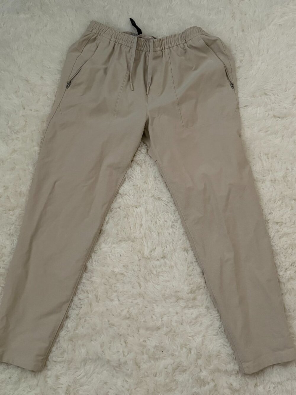 Lululemon Men's Relaxed Tapered Smooth Twill Trouser Cropped Beige L
